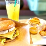 ダイコクバーガー - ドリンクとポテトのSセット450円付き