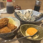 Kakito Sushi Umino Okite - カキフライと酒蒸し。生が怖い人は酒蒸しオススメです。タルタルは卵黄を自分で混ぜる珍しいタイプでこれも美味しかったです！