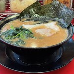 豚骨醤油ラーメン 王道家 - 