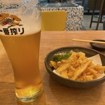 富山湾食堂 - ビールと白エビの唐揚げ