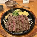 炭火焼ステーキ 黒牛 - 