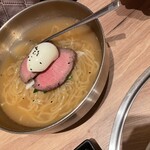 ユッケ 焼肉 生サムギョプサル 手打ち冷麺 ハヌリ 渋谷本店 - 