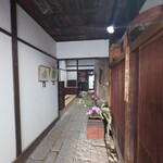 日本茶喫茶・蔵のギャラリー 棗 - 入口より…