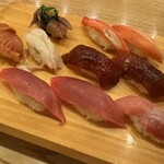 Tsukidi Tamazushi - 大トロ、中トロ、漬けマグロ、赤貝、かに身、つぶ貝、ホタルイカ