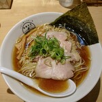 製麺食堂 あぶみ - 淡麗醤油ラーメン (大盛り)