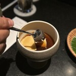 August - ⑨フィンガールート(オオバンガジュツ：東南アジアの指の様な形をした根菜)のブイヨン、ヴァージンココナッツオイル、固形豆乳