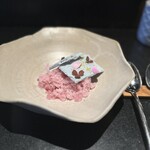 August - ⑭バタフライピー(青い花)のメレンゲクッキー、干した桑の実のグラニテ、メロンソルベ