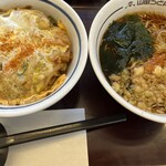 山田うどん食堂 - かき揚げ丼と蕎麦セット