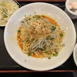 Houkeikaku - 汁なし坦々麺：880エン