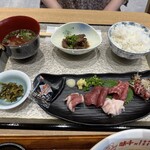 馬肉料理 菅乃屋 空港店 - 