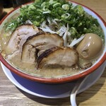 BARIO - バリオラーメンに卵とネギをトッピング