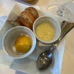 シェ草間 - マルセイユ風魚のスープの薬味　ニンニクマヨネーズとチーズ