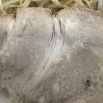 塩豚骨らーめん たちひら - チャーシューはホロっとしたタイプです。