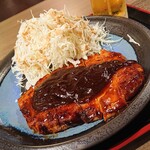 お肉屋さんの定食と丼 岩井畜産 - ポークチャップ