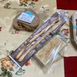 ルセット - グリッシーニ、パン、クラッカー