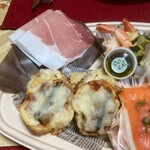 ルセット - 生ハム、ブルスケッタ、ガーリックシュリンプなど