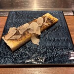 くずし鉄板 あばぐら 神田店 - ⚪︎鉄板焼：自家製トリュフバターと
                                　　　　　　　イタリア産黒トリュフのトースト
                                　トリュフのバターがしっとりと濃厚に味わえれるトーストです。黒いダイヤと呼ばれるだけあって流石に香りが良い。