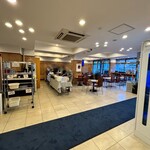 Touyoko In - ロビーで開催中の朝食無料サービスです。