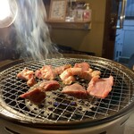 芝浦食肉市場直送 吉祥寺ホルモン - 