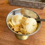 ガナパティ・ババ - 食べログクーポンでアイスクリームいただきました。