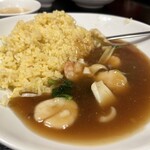 中国家庭料理 神洲之華 - 海鮮あんかけチャーハン（1,380円）