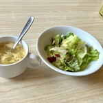 トマトアンドオニオン - 料理写真:サラダとスープ（バー）