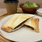 Higaoka Shokudou - 八丁味噌の肉味噌チーズサンド