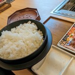 焼肉食堂まんぷく - チビの１杯目、大盛り〜