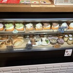 LUNA CAFE ORGANIC & LAUNDRY - スイーツのショーケース