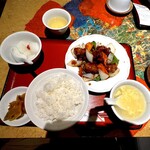 中華居酒屋 彩味園 - 酢豚の定食