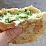 太麻里阿潘早點 - 韮菜盒（食べかけで失礼します）