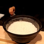 Kagurazaka Unagi Hanabusa - 南部鉄器で炊いた、岐阜「龍の瞳」