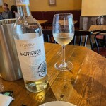 ビストロ カリテプリ - 明るい時間のワイン　美味しい～～