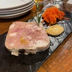 ビストロ カリテプリ - ランチメニューにないのですが、わがままを言って出していただいたパテドカンパーニュ