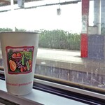 太麻里阿潘早點 - 冰豆漿（大杯）（急行『莒光号』の車内で）