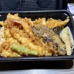 Nihombashi Tendon Kaneko Hannosuke - 天丼弁当　松　穴子、海老2本、イカのかき揚げ、ししとう、茄子