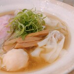 DURAMENTEI - 肉と海老ワンタン麺（白）