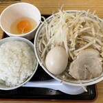 ラーメン もっけだの - 『朝食セット(ラーメン野菜マシマシ)＋味玉』