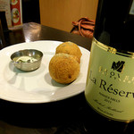 アーンドラ・ダイニング - インド風コロッケとインド赤ワイン