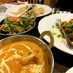 アーンドラ・ダイニング - バターチキンカレー、マトンヴェブドゥ、ビンディベイガン