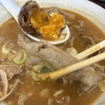 ラーメンスタンド とん平食堂 - タマゴ割礼andシロモツリフトアップ