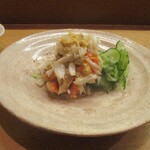 245718206 - 渡り蟹：蟹酢を使わなくても蟹のお味だけで 旨味のある しっとりした食感が嬉しいですネ！ 薄切りの胡瓜が添えられています。 有ればオーダー決まりです！