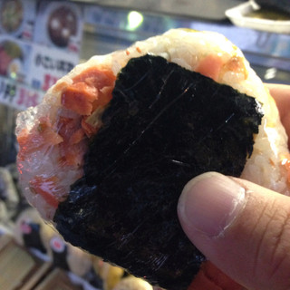 おにぎりも食べたいんだな By フィンクス おにぎり屋 丸豊 オニギリヤマルトヨ 築地 おにぎり 食べログ