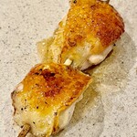 焼鳥 せきね - 名古屋コーチンのムネ肉　皮目の美味さが秀逸です