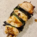 焼鳥 せきね - 名古屋コーチンの振袖には九条葱を挟んで香ばしく