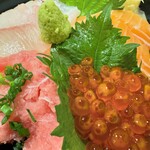 海鮮丼専門店 伊助 - 