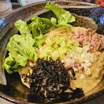 自家製麺 牡蠣工房 Uguisu - 料理写真: