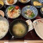 和ごはん とろろ屋 アトレヴィ大塚店 - 