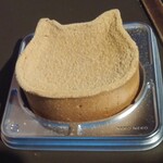 パステルデザート - 料理写真:ねこねこチーズケーキ 桔梗信玄餅
オリジナル風呂敷付き 2,700円