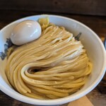 つけ麺 ジンベエ - 並でもかなりのボリューム。替玉や大盛にすることが多い私でも並で十分でした。